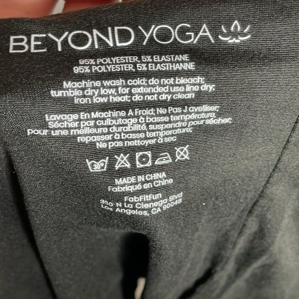 Beyond Yoga | Pocket Infinity Scarf NWT